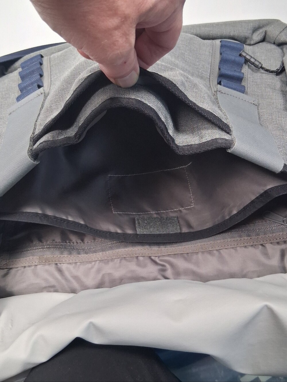 Timbuk2 San Francisco Command Messenger CrossBody Bag Laptop Organizer Gray/Blue - Picture 7 of 16